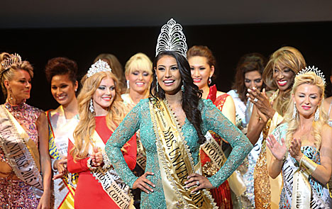 Canada’s Ashley Burnham wins Mrs Universe 2015