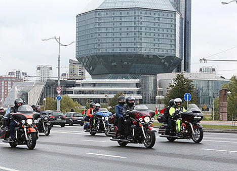 Lukashenko drives Harley-Davidson at H.O.G. Rally Minsk