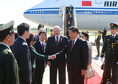 Chinese President Xi Jinping arrives in Belarus on state visit