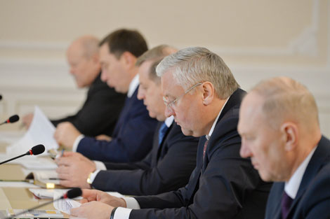 Lukashenko urges to renovate local road network within 3-4 years