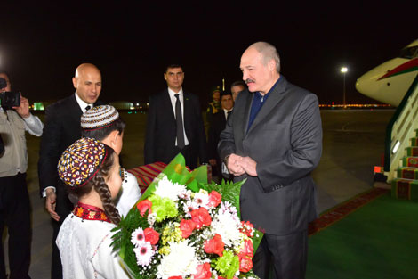 Belarus president arrives in Turkmenistan on official visit