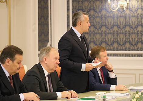 Lukashenko: Scientists’ salaries should depend on R&D results