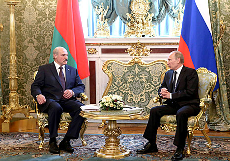 Belarus President Alexander Lukashenko and Vladimir Putin