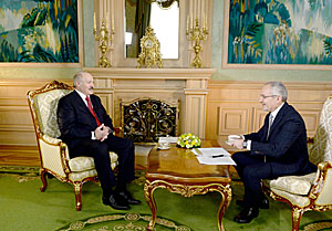 Ukrainian TV show interviews Belarus president