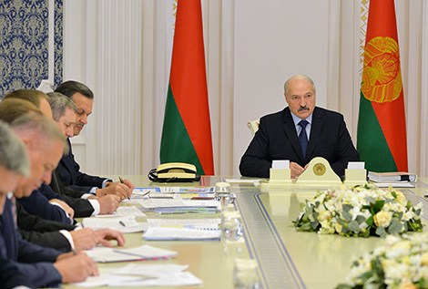 Lukashenko instructs to monitor compliance with construction terms in Belarus