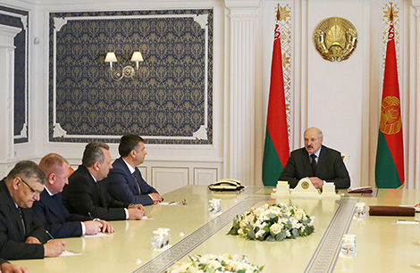 Lukashenko demands higher living standards for Belarusians Lukashenko demands higher living standards for Belarusians