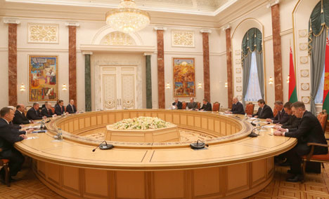 Александр Лукашенко на встрече с губернатором Архангельской области Игорем Орловым