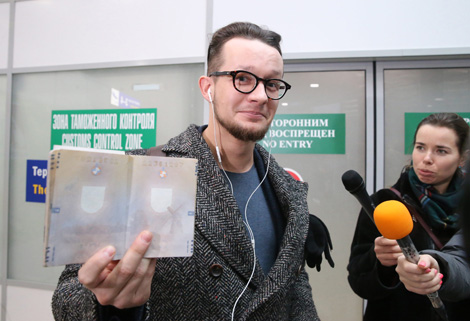 Алекс Дроздовский из Литвы прилетел в Беларусь без визы