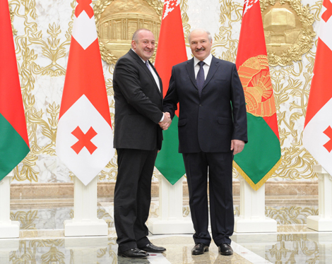 Лукашенко: Беларусь готова сотрудничать с Грузией во всех сферах, привнося в отношения самые добрые эмоции