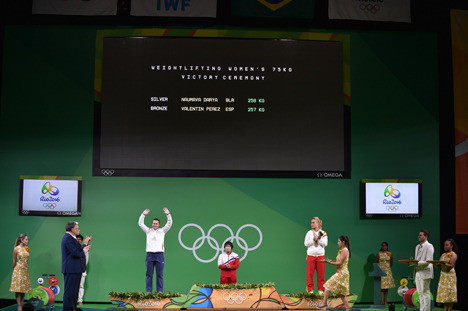 Тяжелоатлетка Дарья Наумова завоевала первую медаль для Беларуси на ОИ в Рио