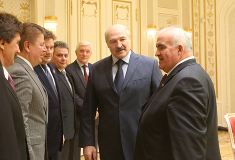 Лукашенко: Связи между регионами - все более значимый фактор укрепления сотрудничества Беларуси и России
