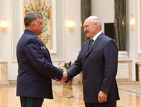 Орденом Отечества III степени награжден заместитель генерального прокурора Беларуси Александр Лашин