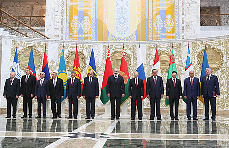 Зарубежные лидеры прибыли во Дворец Независимости в Минске для участия в саммитах