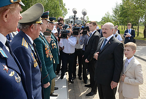 Лукашенко на церемонии закладки памятной капсулы мемориала "Тростенец"