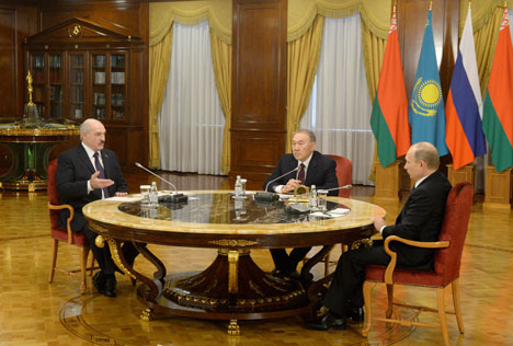 Президент Беларуси Александр Лукашенко на встрече с президентами России и Казахстана 