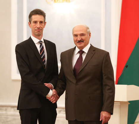 Александр Лукашенко принял верительные грамоты Чрезвычайного и Полномочного Посла Франции в Беларуси Дидье Канесса