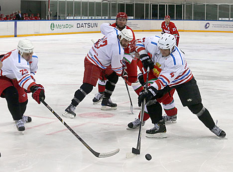Команда Президента обыграла гродненчан в матче Республиканских соревнований среди любителей хоккея