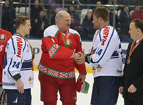 Победителем XII Рождественского турнира по хоккею стала команда Президента Беларуси