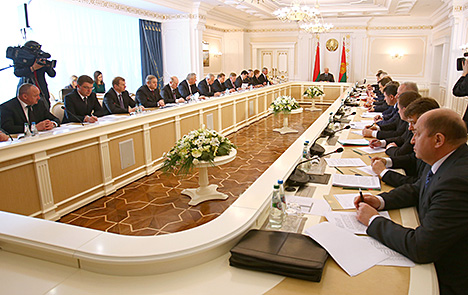 Лукашенко: Парламентские выборы в Беларуси должны пройти в демократичной и спокойной атмосфере