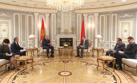Президент Беларуси Александр Лукашенко на встрече с Эдгарсом Ринкевичсем 