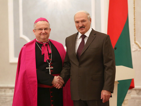 Александр Лукашенко принял верительные грамоты Апостольского нунция в Беларуси Габора Пинтера
