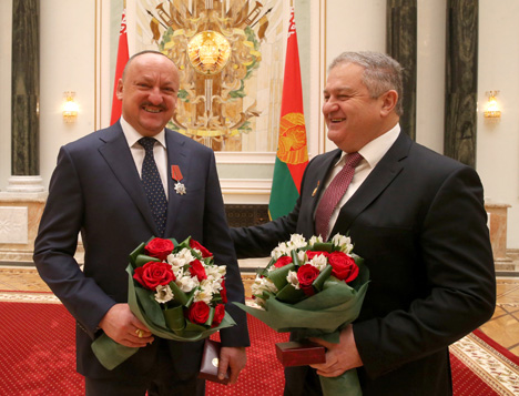 Помощник Президента Беларуси Николай Корбут и председатель Миноблисполкома Семен Шапиро