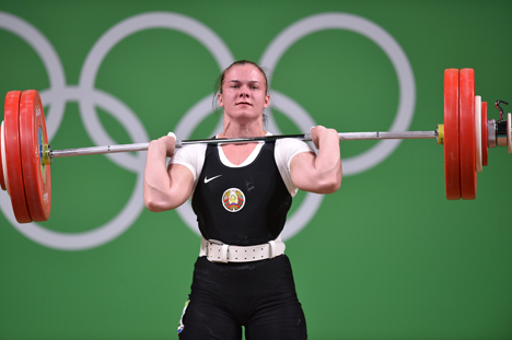 Тяжелоатлетка Дарья Наумова завоевала первую медаль для Беларуси на ОИ в Рио