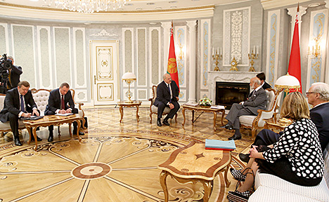 Лукашенко рассчитывает на открытие новой страницы в отношениях между Беларусью и Великобританией