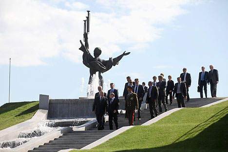 Президенты Беларуси и России Александр Лукашенко и Владимир Путин посещают новое здание Белорусского государственного музея истории Великой Отечественной войны в Минске