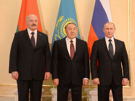 Президент Беларуси Александр Лукашенко на встрече с президентами России и Казахстана