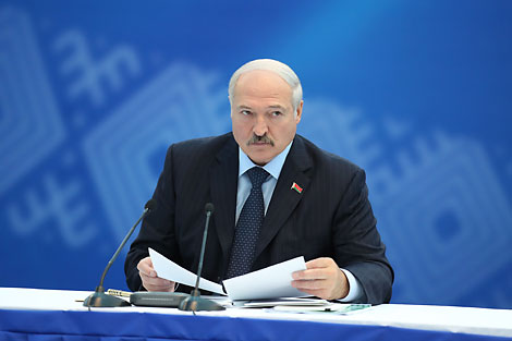 Президент Беларуси Александр Лукашенко по итогам расширенного заседания Исполкома НОК Беларуси по вопросам проведения II Европейских игр в 2019 году акцентировал внимание на ряде важных моментов