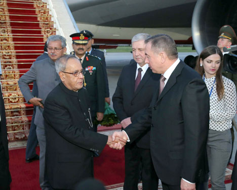 Президент Индии с первым официальным визитом прибыл в Беларусь