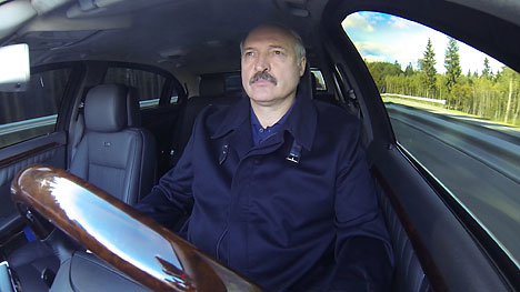 Александр Лукашенко совершил поездку по открывшемуся участку второй кольцевой автодороги