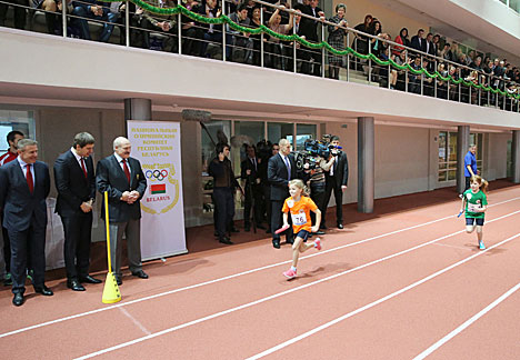 Лукашенко: Массовые спортивные детские праздники помогают выявлять будущих олимпийских чемпионов