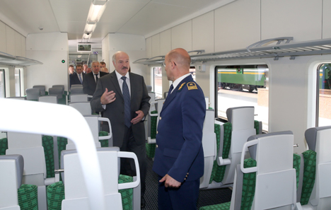 Лукашенко дал старт регулярному движению поездов на электротяге по направлению Гомель-Минск-Гомель