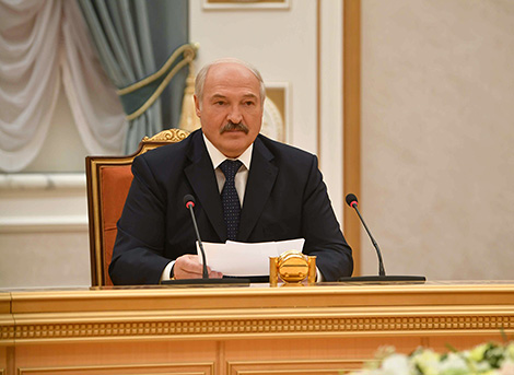 Лукашенко: Беларуси и Таджикистану следует проработать вопрос встречных поставок лекарств и растительного сырья