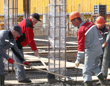 Лукашенко принимает участие в республиканском субботнике