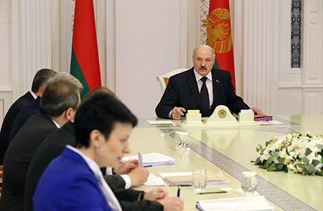 Новации в отдельных сферах экономической деятельности обсуждаются на совещании у Президента Беларуси