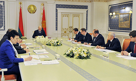 Новации в отдельных сферах экономической деятельности обсуждаются на совещании у Президента Беларуси