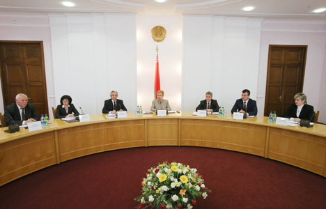 Председатель ЦИК Беларуси Лидия Ермошина на заседании комиссии