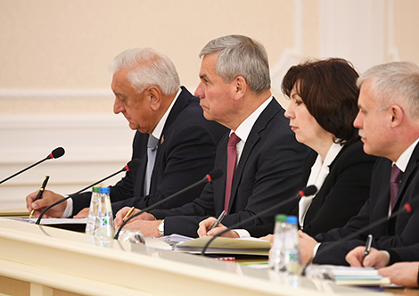 Мясникович считает необходимым ввести налоговую автономию регионов в Беларуси