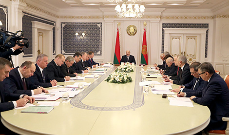 Лукашенко поручил изучить ситуацию в стройотрасли