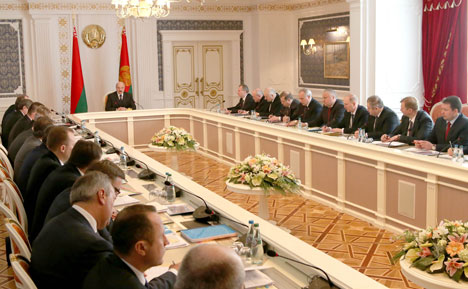 Александр Лукашенко на совещании по ситуации в сельскохозяйственной отрасли