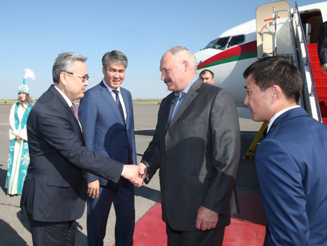 Лукашенко прибыл с рабочим визитом в Казахстан