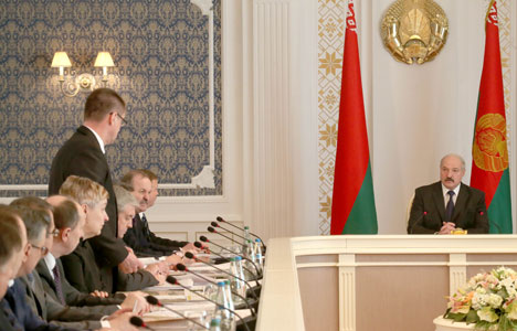 Александр Лукашенко на совещании по ситуации в сельскохозяйственной отрасли