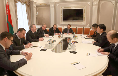 Александр Косинец на встрече с Чрезвычайным и Полномочным Послом КНР в Республике Беларусь Цуй Цимином