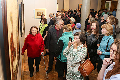 Roman Zaslonov’s exhibition enjoys sell-out opening in Minsk