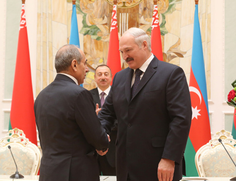 Belarus President Alexander Lukashenko presented the Orders of Honor to Azerbaijan First Vice Premier Yagub Eyubov 