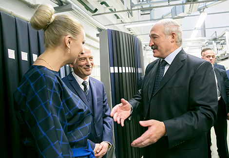 Belarus president to have suits made of Kamvol fabric