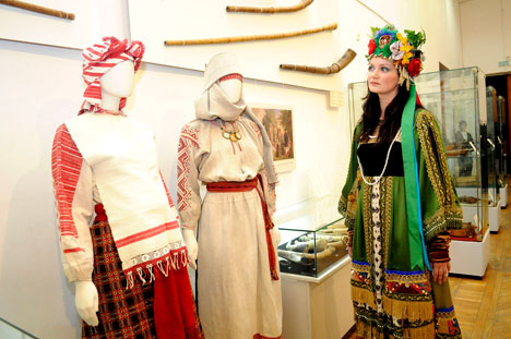 The Belarus and its Neighbors exhibition. Traditional costumes